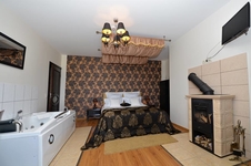 Dvivietis liuksas su sukūrine vonia 