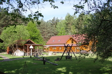 Sodyba su pokylių sale ir apgyvendinimu (iki 42 miegamų vietų)