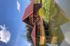 Penkiavietis namelis - Elnias