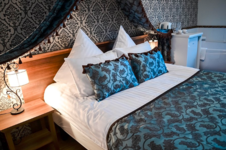 Dvivietis liuksas su sukūrine vonia 