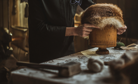 Kepurių siuvimo ir vėlimo amatas