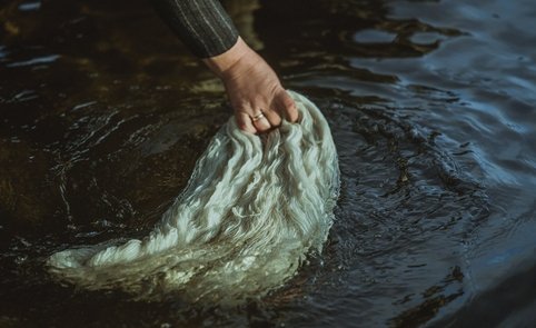 Siūlų dažymo amatas