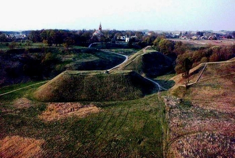 Kernavės piliakalniai