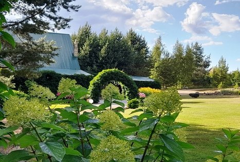 Alės Podėnienės sodyba