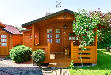 Julijos ir Broniaus Staponkų sodyba