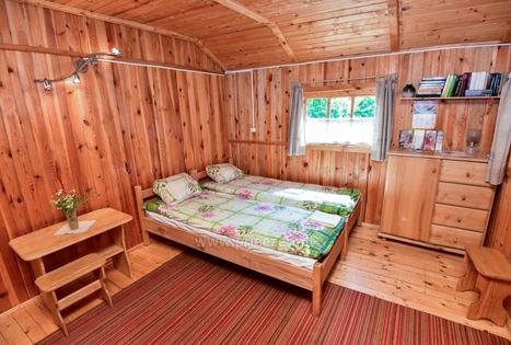 Julijos ir Broniaus Staponkų sodyba