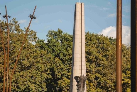 Paminklas Steponui Dariui ir Stasiui Girėnui