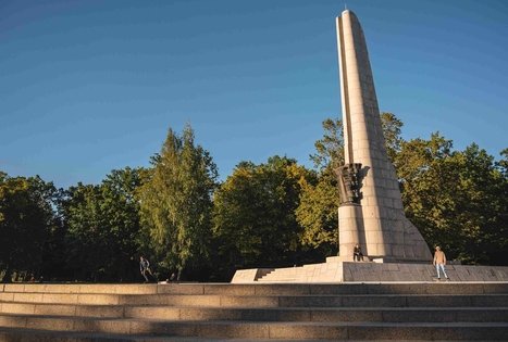 Paminklas Steponui Dariui ir Stasiui Girėnui