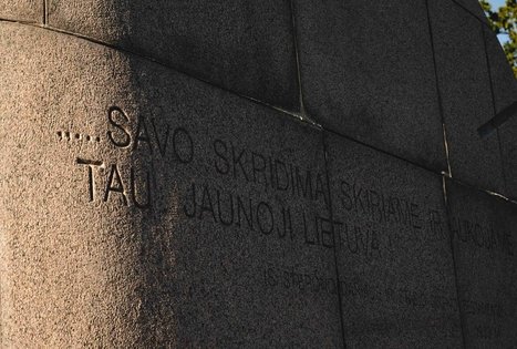 Paminklas Steponui Dariui ir Stasiui Girėnui