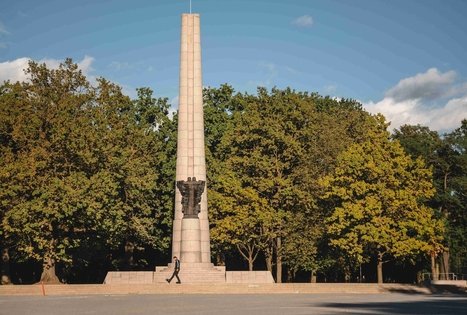 Paminklas Steponui Dariui ir Stasiui Girėnui