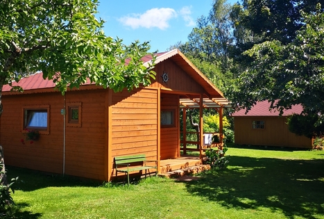 Julijos ir Broniaus Staponkų sodyba