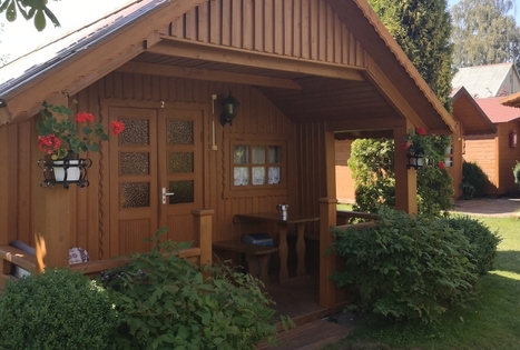 Julijos ir Broniaus Staponkų sodyba