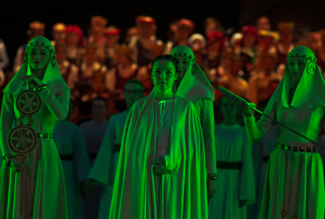 Dainų ir šokių šventės Baltijos valstybėse: atitikmens nėra visame pasaulyje