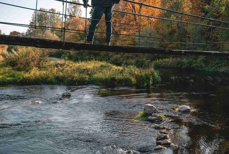 Kabantis tiltas per Dubysą