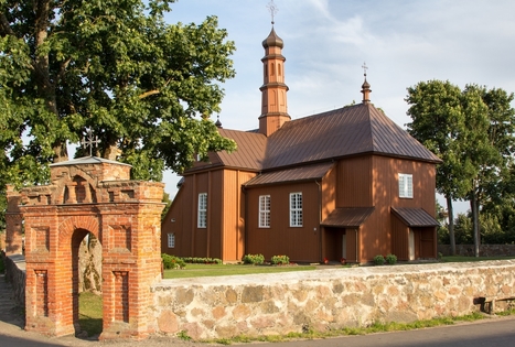 Liolių Šv. Apaštalų Simono ir Judo Tado bažnyčia