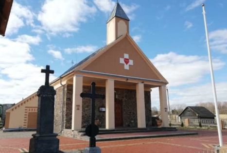 Paringio Švč. Jėzaus Širdies bažnyčia