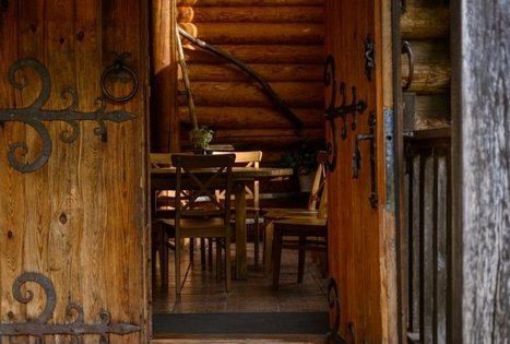 „L. ir S. Sadauskų sodyba“