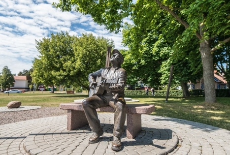 Skulptūra V. Kernagiui atminti 