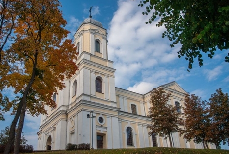 Šv. Petro ir Povilo bažnyčia Molėtuose