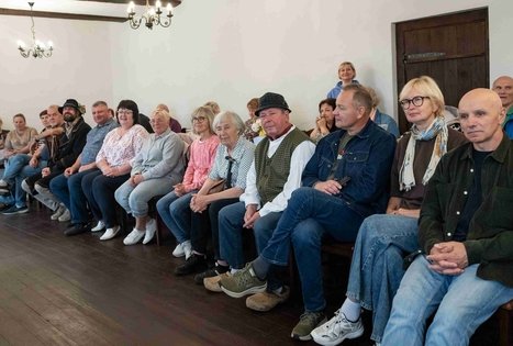 Skėmių traktierius: tradicijų, skonio ir pramogų stotis