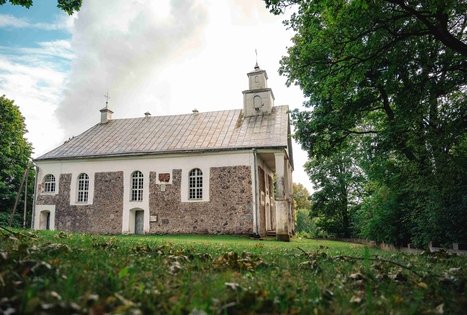 Ugionių Švč. Mergelės Marijos Ėmimo į dangų bažnyčia