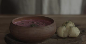 Šaltibarščiai Rūtos Sakalienės sodyboje