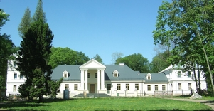 Abromiskes Manor House and Park