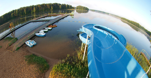 Gavio ežero paplūdimys su vandens šliuožykla