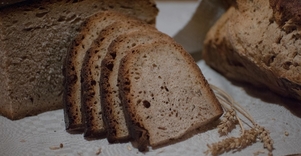 Plikyta kvietinė duona bendruomenėje „Šlyninkos vandens malūnas“​​​​​​​